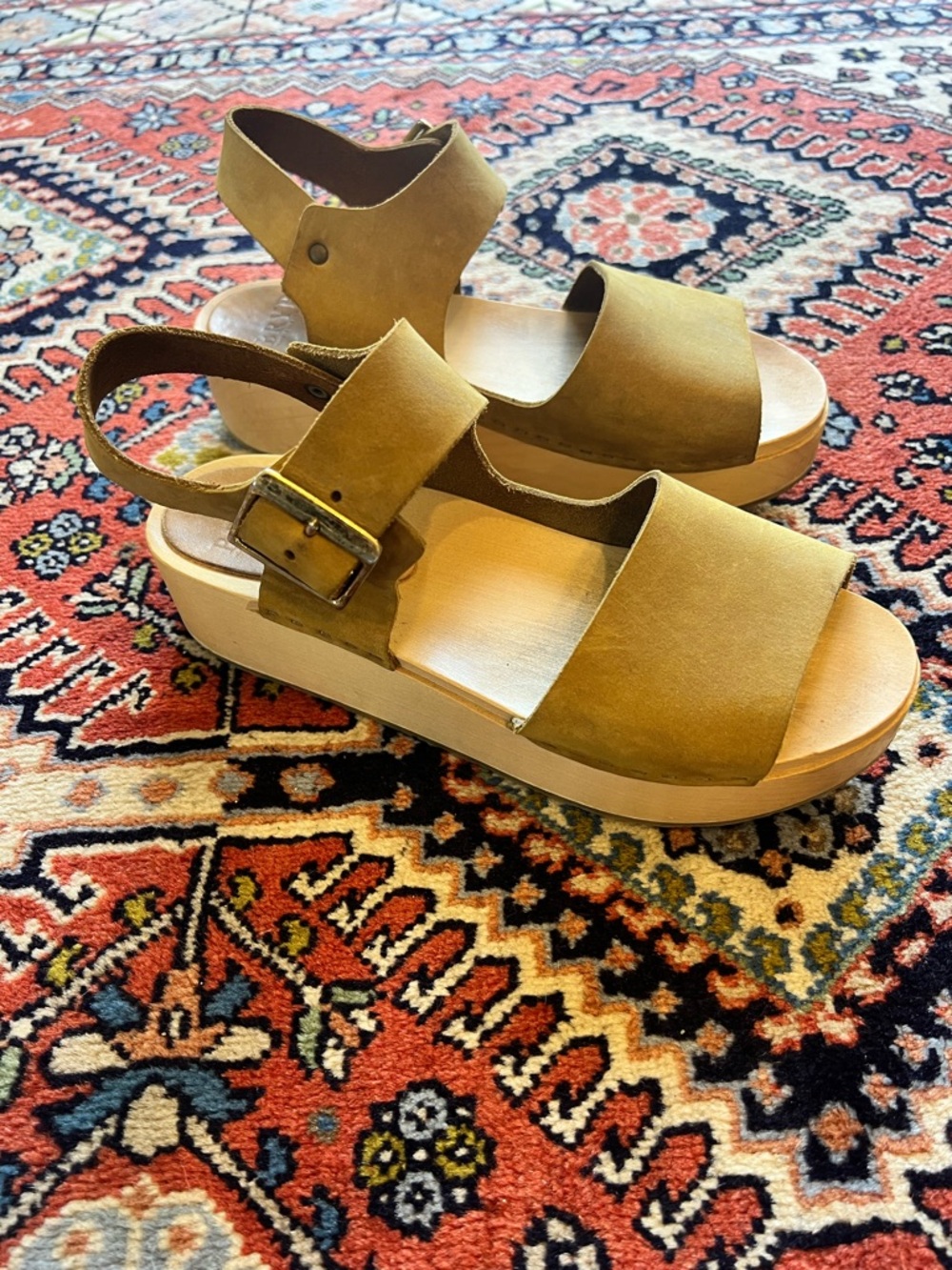 Bryr Ursi Fennel Suede Platform Sandal Clogs